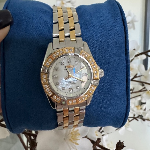 ✅SOLD Breitling Callistino
28mm Diamond Bezel Two Tone 18kt Gold Band Watch - Picture 4 of 11
